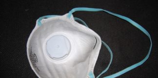 Wiceminister zdrowia: „Wyjaśnimy sprawę maseczek od producentów z Chin razem z rządem tego kraju”