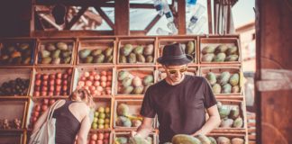 Branża handlowa apeluje do klientów: Noście maseczki!