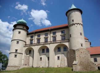 Od piątku Zamek w Wiśniczu znów otwarty dla turystów. Są jednak nowe zasady