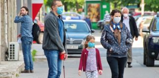 Luzowanie obowiązku noszenia maseczek? Możliwe „za tydzień-dwa”