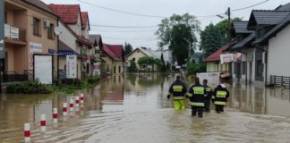 Powódź w Łapanowie – WIDEO z drona