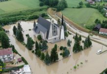 Łapanów. Pierwszej Komunii nie będzie. Kościół zalała powódź