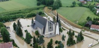 Łapanów. Pierwszej Komunii nie będzie. Kościół zalała powódź