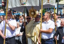 W Boże Ciało bez procesji ulicami miasta