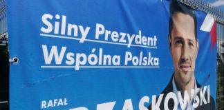 Wywiesiła banner Trzaskowskiego, dostała anonim: „Jak wy się Boga nie boicie reklamować zboczeńca”