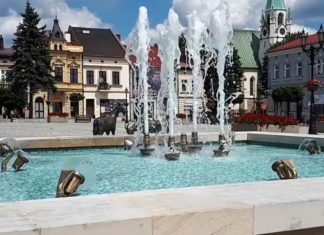 Brzesko. Fontanna na rynku już działa – WIDEO