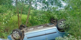 19-latka wracała w nocy samochodem z imprezy, dachowała, po czym… zostawiła pojazd