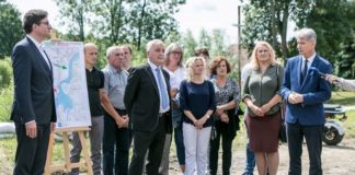 Łapanów. Wody Polskie obiecują nowe wały przeciwpowodziowe w 3 lata. Mieszkańcy: „zlikwidować zalew” – WIDEO