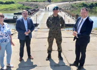 Z wojskowego mostu pontonowego na Wiśle korzysta 700 pojazdów na dobę