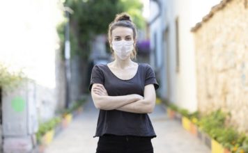 CBOS: 52 proc. Polaków nie boi się zakażenia koronawirusem