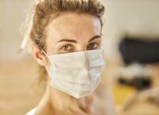 Będą wyższe mandaty za brak maseczek?