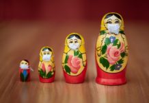 AP: Rosjanie sieją dezinformację nt. koronawirusa w USA