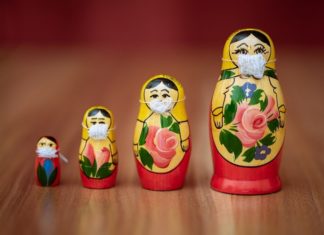 AP: Rosjanie sieją dezinformację nt. koronawirusa w USA