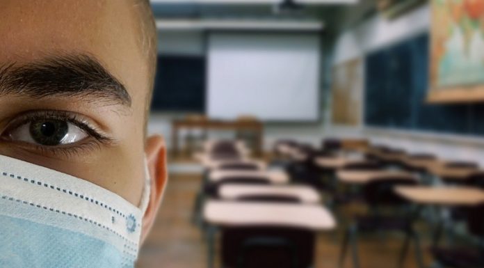 Minister zdrowia: Ograniczenie zajęć w szkołach pozwoli zmniejszyć liczbę interakcji