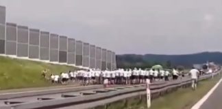 Ustawka na A4 w Targowisku. Ponad 50 kiboli z zarzutami