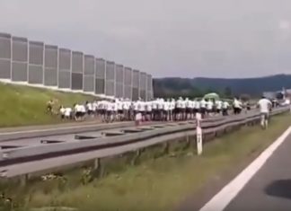 Ustawka na A4 w Targowisku. Ponad 50 kiboli z zarzutami