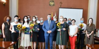 Nauczycielki z powiatowych szkół odebrały awanse – ZDJĘCIA