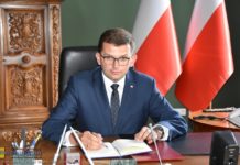 Nowy wojewoda w kwarantannie. Miał kontakt z osobą zakażoną SARS-CoV-2