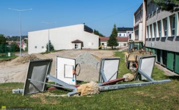 Trwa przebudowa boiska przy SP Nr 4 i II LO. Co tu będzie?