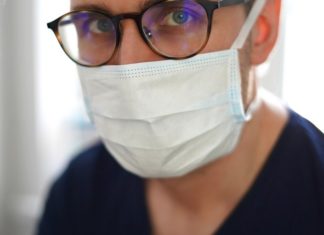 Ekspert: noszenie maseczek jest bezwzględnie konieczne