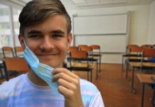 W szkole uczniowie bez maseczek. Dlaczego? „Klasy są zamkniętymi zbiorowiskami”