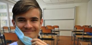 W szkole uczniowie bez maseczek. Dlaczego? „Klasy są zamkniętymi zbiorowiskami”