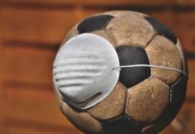 Małopolskie: zarzuty i areszt dla piłkarza, który wiedział, że jest zakażony koronawirusem i zagrał w meczach