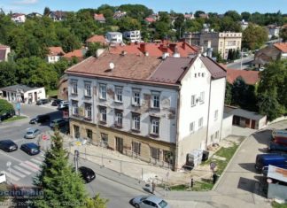 Bochnia. Ewakuacja w „czerwonej kamienicy”. Potrzebne prace zabezpieczające