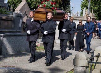 Ostatnie pożegnanie byłego posła Janusza Brzeskiego – zdjęcia i podziękowanie