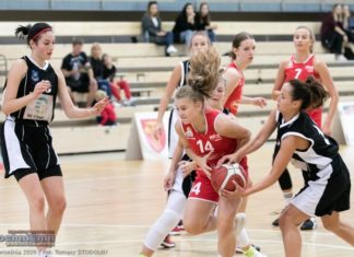 2. liga koszykówki. Bochnianki przegrały na inaugurację. Emocje w końcówce – ZDJĘCIA, WIDEO