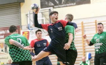 Ręczna. MOSiR uległ drużynie z Rudy Śląskiej – ZDJĘCIA