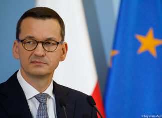 Premier: uczymy się żyć z koronawirusem, nie chcemy kolejnego lockdownu