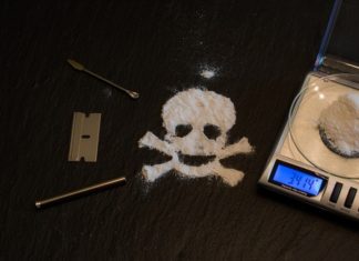 UE: wskutek pandemii rynek narkotykowy poszerza się w internecie