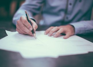 MEN: nie ma podstaw prawnych dla oświadczeń o świadomości ryzyka zakażenia koronawirusem