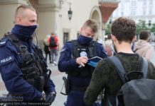 Rzecznik KGP: nieprzestrzeganie przepisów sanitarnych może się skończyć nałożeniem grzywny