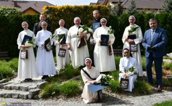 Siostry Dominikanki wyróżnione za akcję pomocy w DPS w Bochni