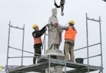 Bochnia. Pomnik Króla Kazimierza Wielkiego wrócił na Rynek – WIDEO