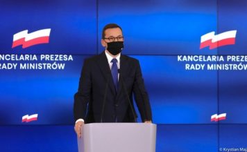 Premier: potrzebujemy restrykcji w walce z koronawirusem, ale bez zamknięcia gospodarki