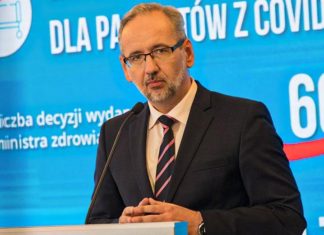 Minister zdrowia: „Zdjęcie maseczek to jak odcięcie hamulca w samochodzie”