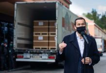 Premier: w magazynach jest jeszcze ponad 2 tys. respiratorów