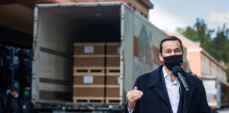 Premier: w magazynach jest jeszcze ponad 2 tys. respiratorów