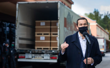 Premier: w magazynach jest jeszcze ponad 2 tys. respiratorów