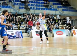 1. liga koszykówki. Wyjazdowa porażka Contimax MOSiR. Kontuzja Magdy Puter, 28 punktów Karoliny Wilk