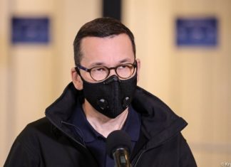 Premier: w piątek informacja ws. dostępności cmentarzy w Dniu Wszystkich Świętych