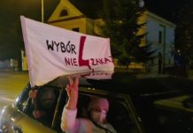 Akcja kierowców w Bochni: Klaksonami zagłuszali „Wiadomości” TVP – WIDEO