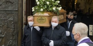 Marek Kania pochowany na cmentarzu przy ul. Orackiej. „Żegnaj doktorze”