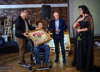 Bochnia. Alicja Węgorzewska i Walery Siejtbatałow zainaugurowali Festiwal Piosenki „Integracja malowana dźwiękiem” – ZDJĘCIA
