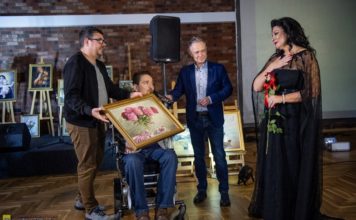 Bochnia. Alicja Węgorzewska i Walery Siejtbatałow zainaugurowali Festiwal Piosenki „Integracja malowana dźwiękiem” – ZDJĘCIA