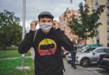 Policja: Nie będzie taryfy ulgowej; osoby, które nie będą miały maseczek, muszą się liczyć z mandatem do 500 zł