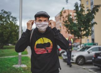 Policja: Nie będzie taryfy ulgowej; osoby, które nie będą miały maseczek, muszą się liczyć z mandatem do 500 zł